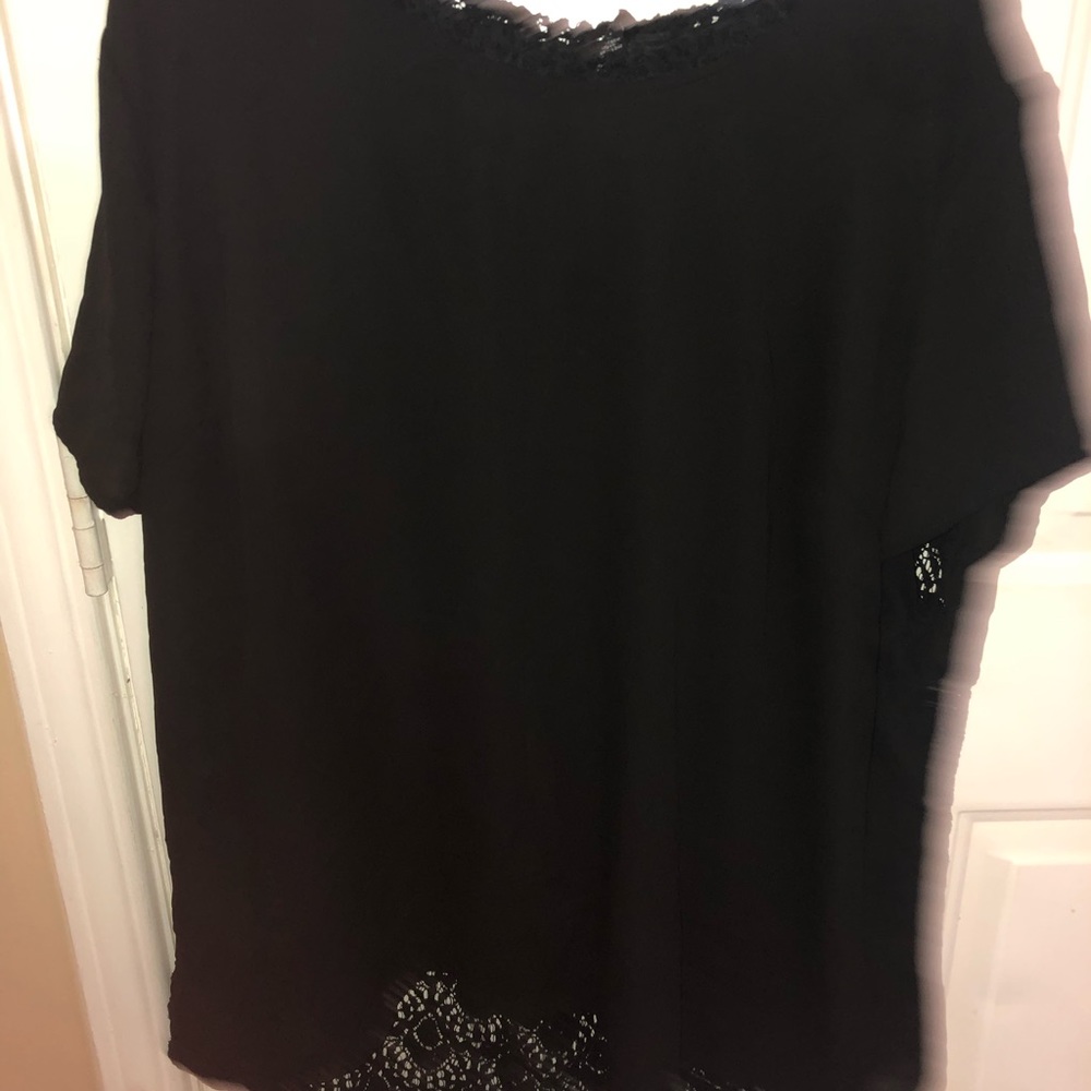 Black hi-lo shirt